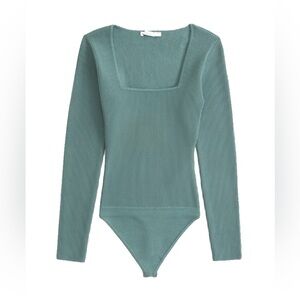 GUC Abercrombie body suit size M